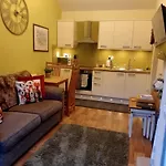 Larch Ruston With Hot Tub, Dogs Go Free *