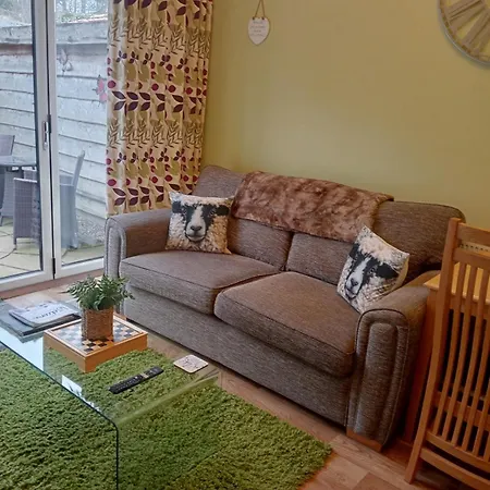 בית נופש Larch Ruston Dog Friendly With Hot Tub