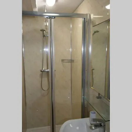 Holiday home Larch Ruston Dog Friendly With Hot Tub