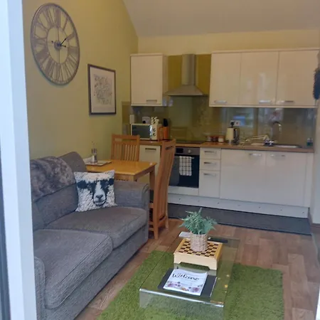 Holiday home Larch Ruston Dog Friendly With Hot Tub