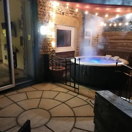 Prázdninový dům Larch Ruston Dog Friendly With Hot Tub *