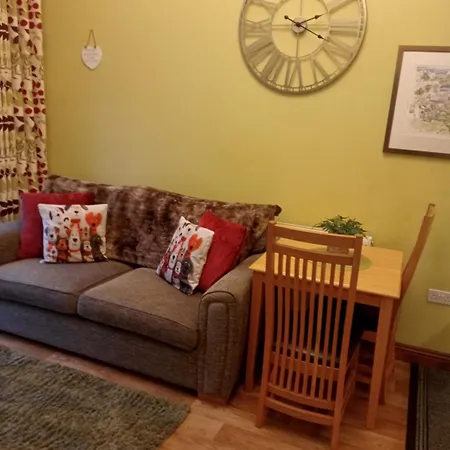 Larch Ruston With Hot Tub, Dogs Go Free 斯卡伯勒