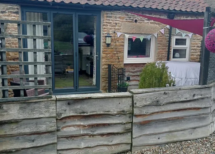 Larch Ruston With Hot Tub, Dogs Go Free 斯卡伯勒