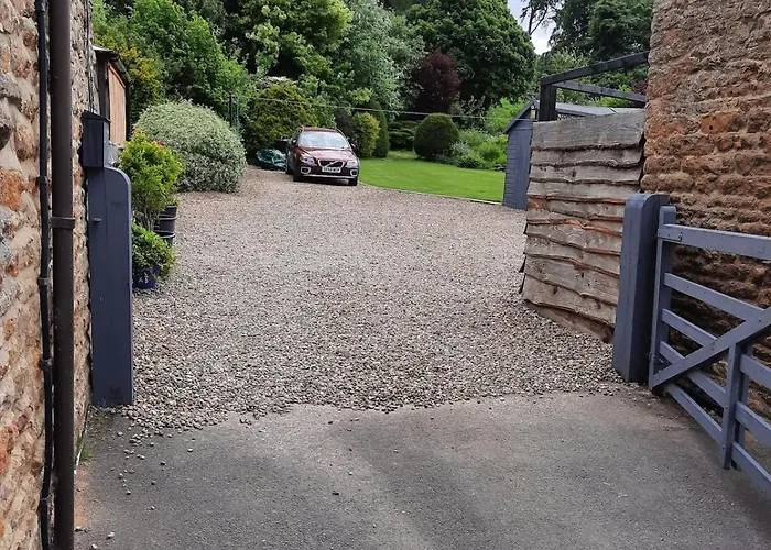 Larch Ruston With Hot Tub, Dogs Go Free 別荘