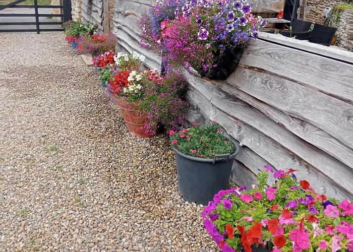 別荘 Larch Ruston With Hot Tub, Dogs Go Free *