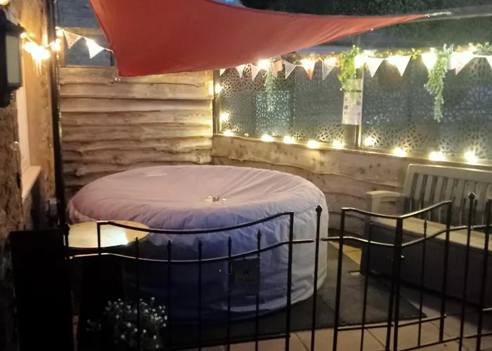 Larch Ruston With Hot Tub, Dogs Go Free * スカーバラ