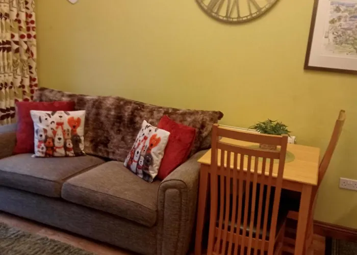 Larch Ruston With Hot Tub, Dogs Go Free スカーバラ