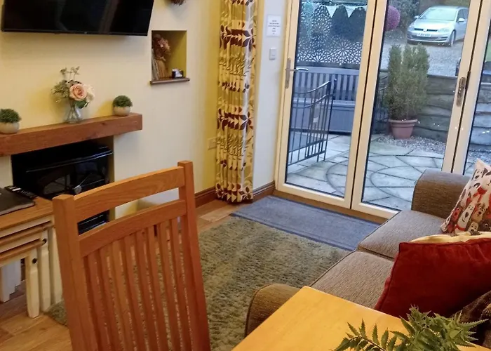 Larch Ruston With Hot Tub, Dogs Go Free 度假居 *