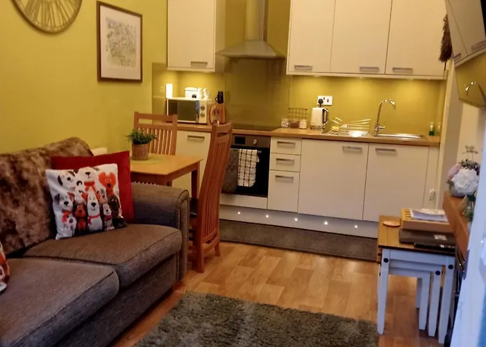 Larch Ruston With Hot Tub, Dogs Go Free *