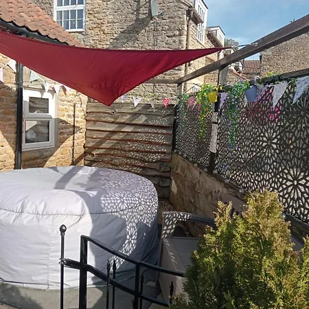 Hébergement de vacances Larch Ruston With Hot Tub, Dogs Go Free Scarborough